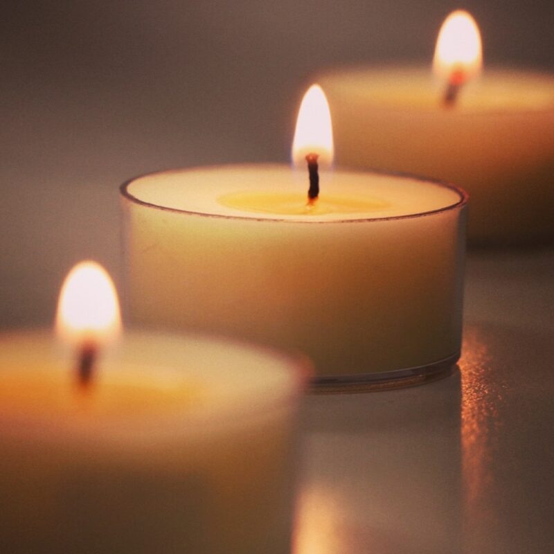 Unscented tealight candles